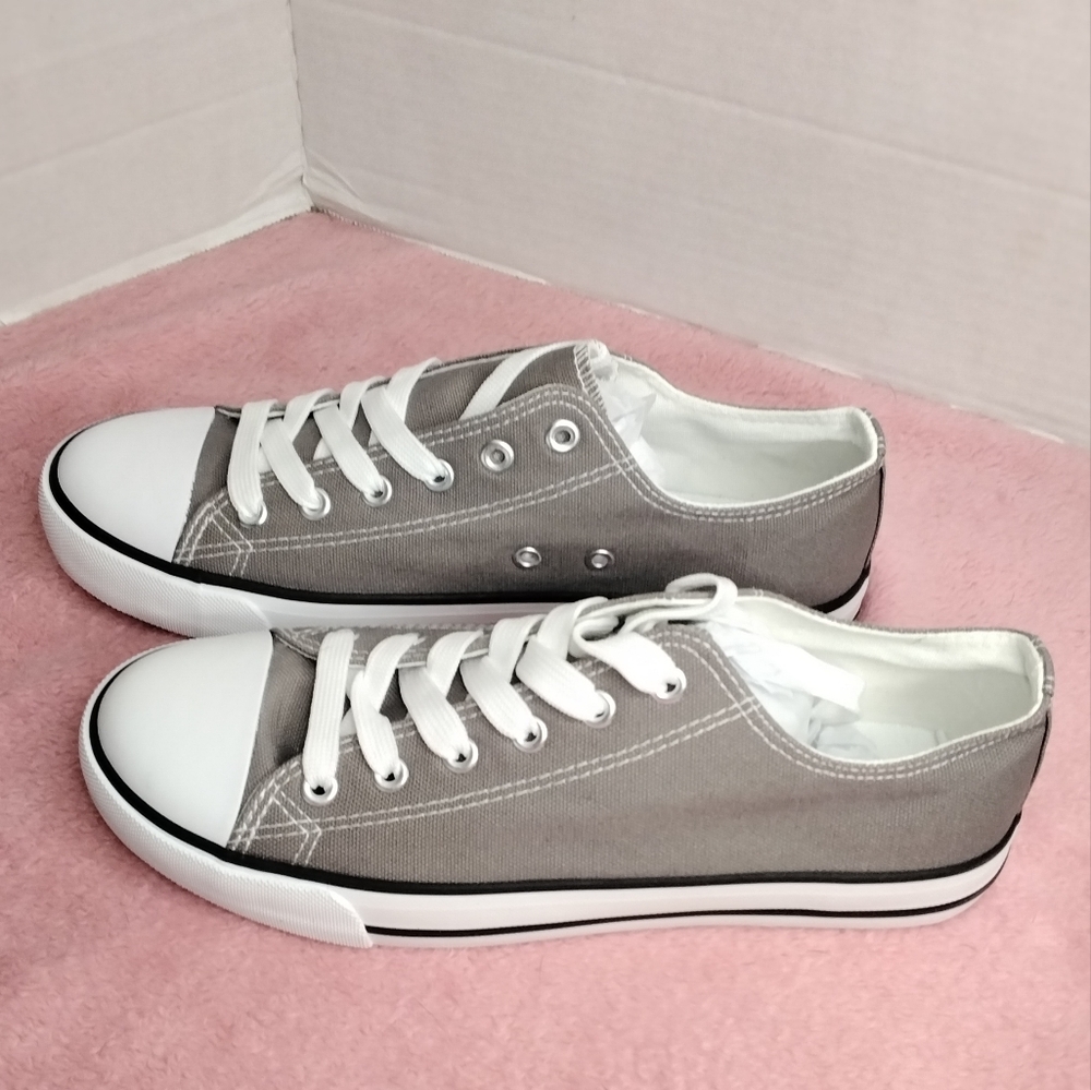 Grey size 8 canvas shoes